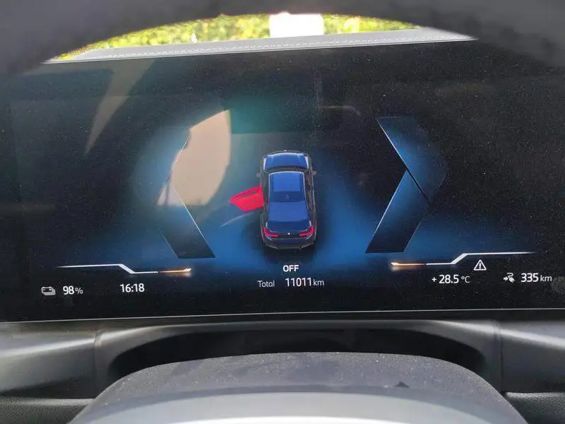 BMW i3 2025 eDrive 40 L Night Edition — 12