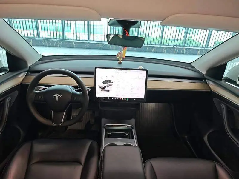 Model Y 2022 facelifted rear-wheel drive version — 5