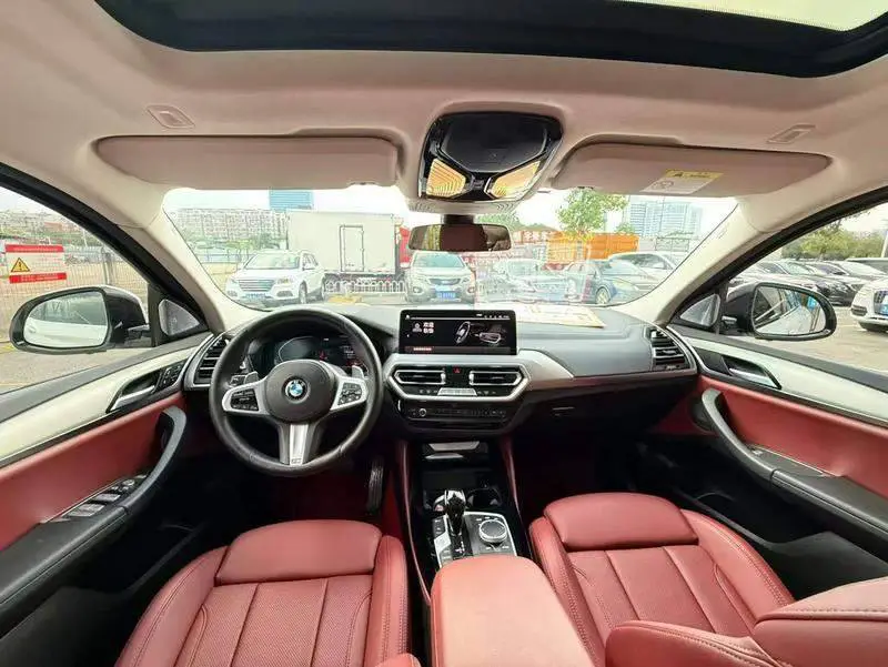 BMW X4 2022 xDrive 25i M Sport Package — 7