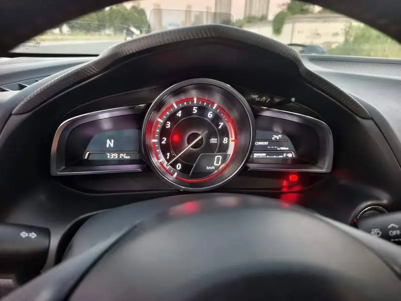 Mazda 3 Angkesaila 2014 Hatchback 2.0L Automatic Flagship Model — 11