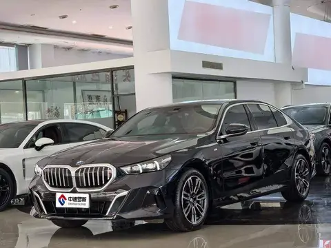 BMW 5 Series 2025 525Li M Sport Package