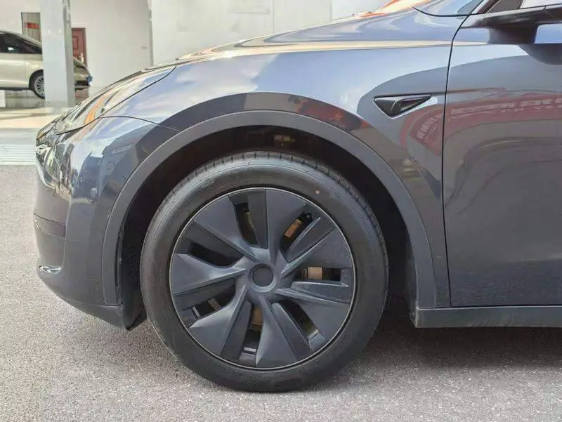 Model Y 2024 rear-wheel drive version — 7