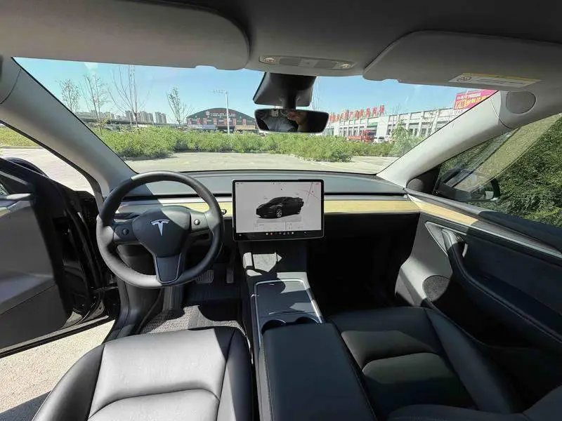 Model Y 2022 facelifted rear-wheel drive version — 7