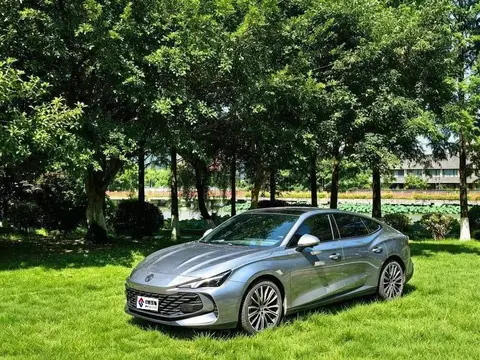 MG7 2023 2.0T Automatic Beauty Hunter Premium Edition