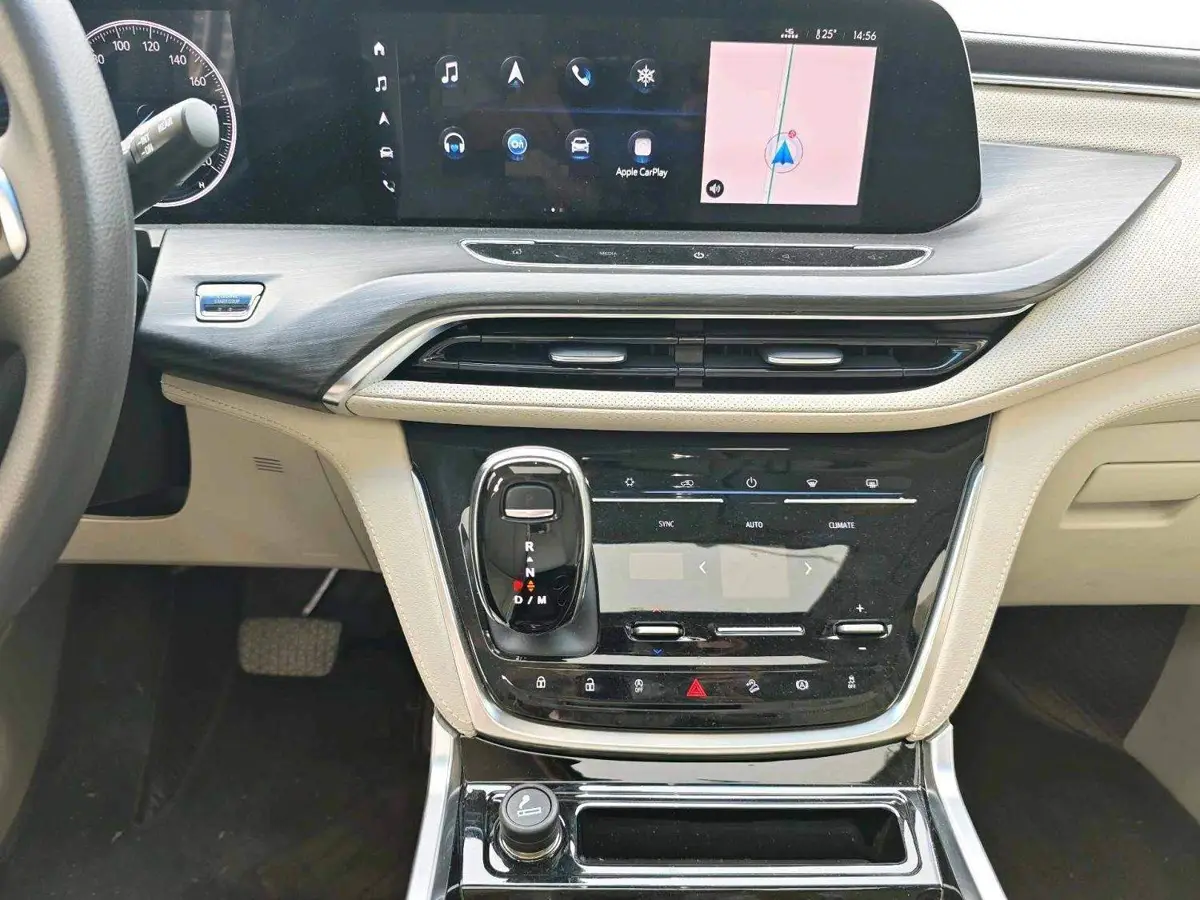 Buick GL8 2023 ES Lu Zun Comfort Edition — 10