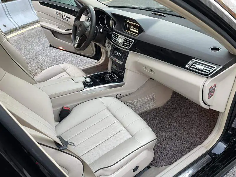 Mercedes-Benz E-Class 2015 E 260 L Sports Fashion Edition — 7