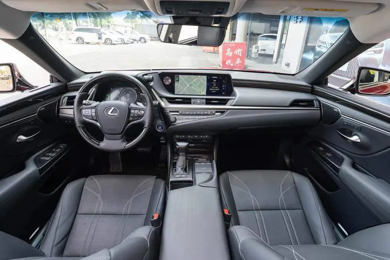 Lexus ES 2018 300h Executive Edition National V — 15
