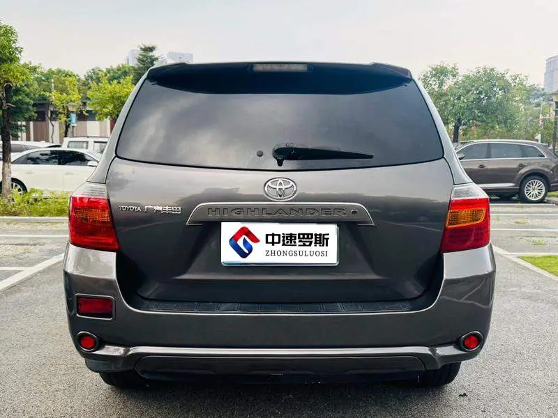 Highlander 2009 2.7L 2WD 7-seat luxury version — 5