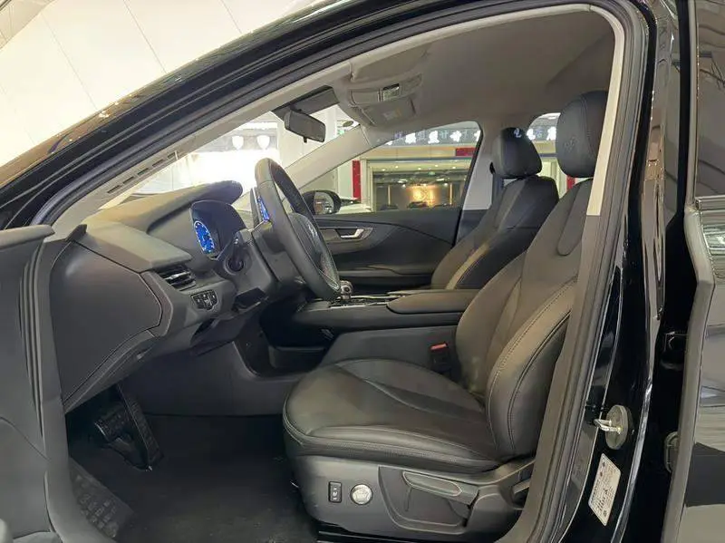 Hongqi E-QM5 2023 modified basic travel version — 13