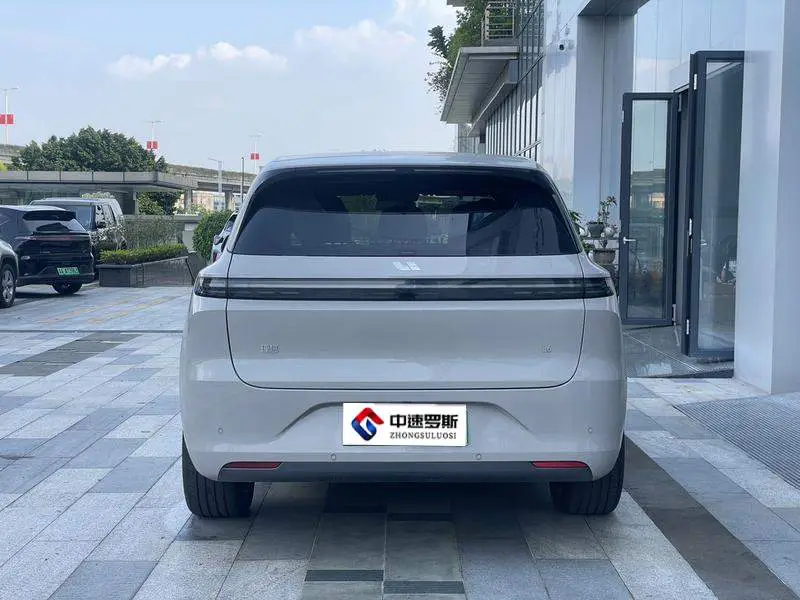 Ideal L6 2025 Pro Intelligent Refresh Edition — 5
