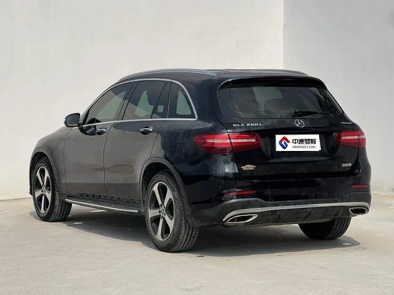 Mercedes-Benz GLC 2019 GLC 260 L 4MATIC Dynamic — 4