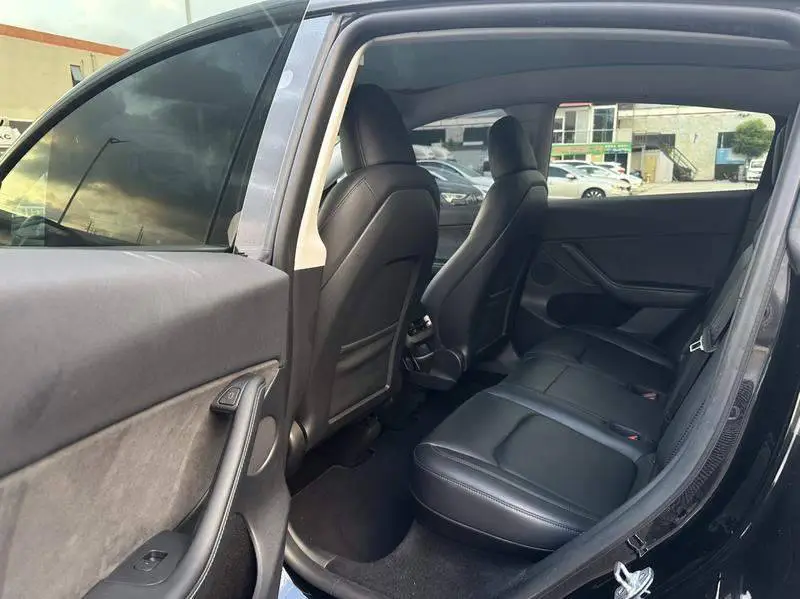 Model Y 2024 rear-wheel drive version — 10