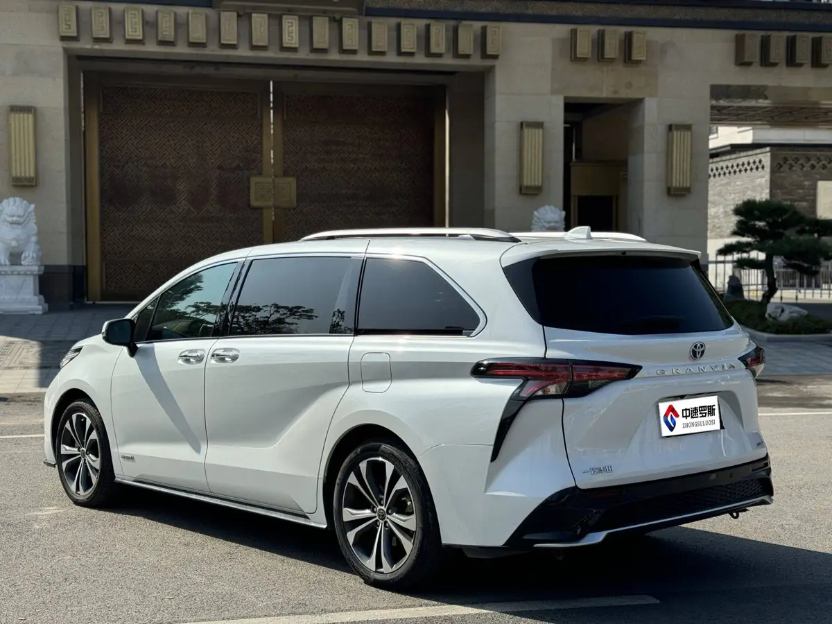 Grevia 2022 2.5L Hybrid Premium Edition — 19