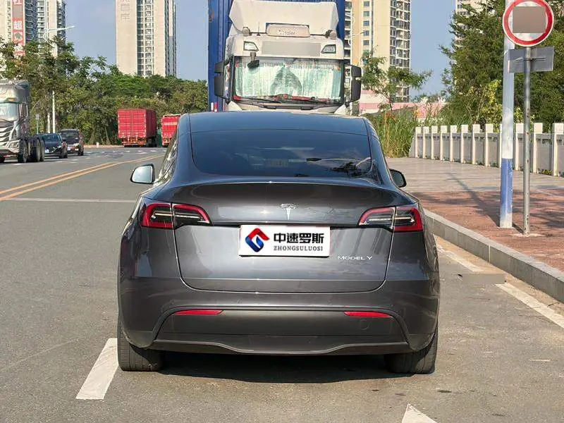 Model Y 2022 facelifted rear-wheel drive version — 5