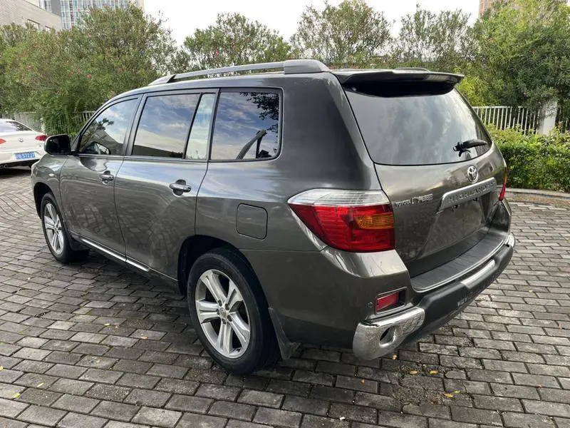 Highlander 2012 2.7L 2WD 7-seat Luxury Navigation Edition — 4