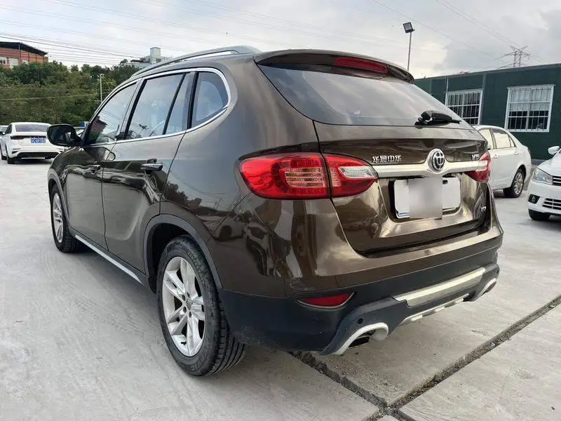 China V5 2012 1.5T Automatic 2WD Luxury Model — 5