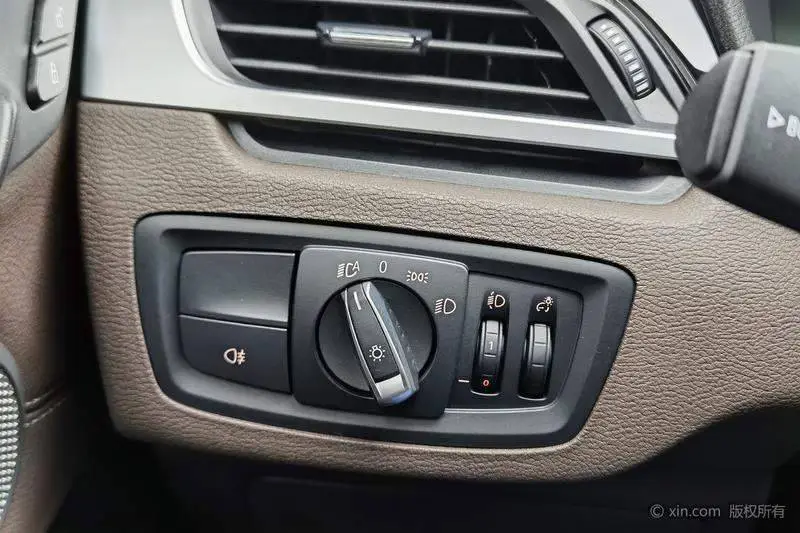 BMW X1 2021 sDrive25Li Leading Edition — 16