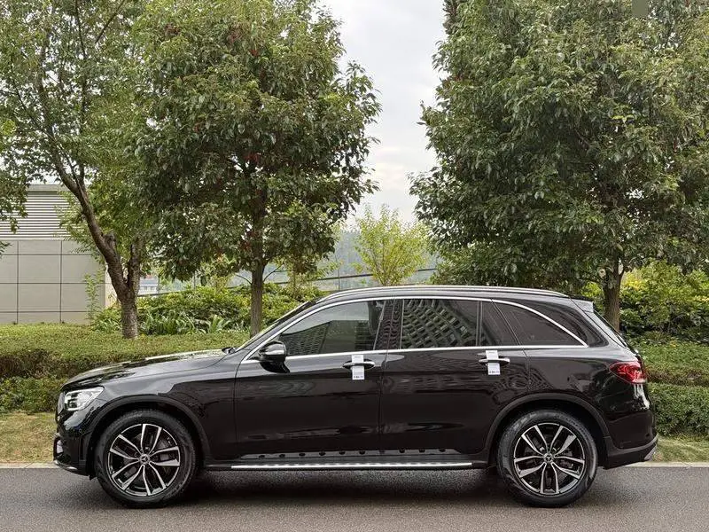 Mercedes-Benz GLC 2020 GLC 300 L 4MATIC Dynamic — 3