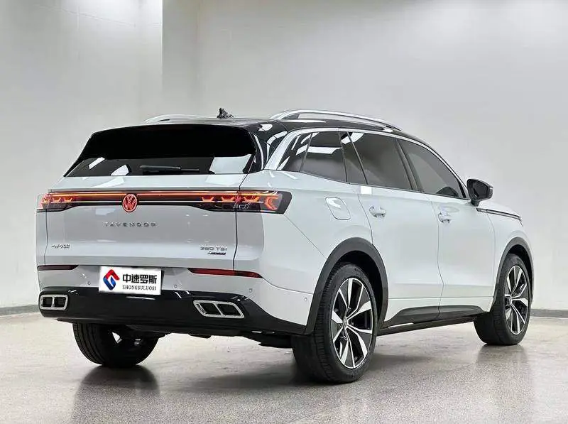 Tour 2023 380TSI 4WD R-Line Tour Edition — 7