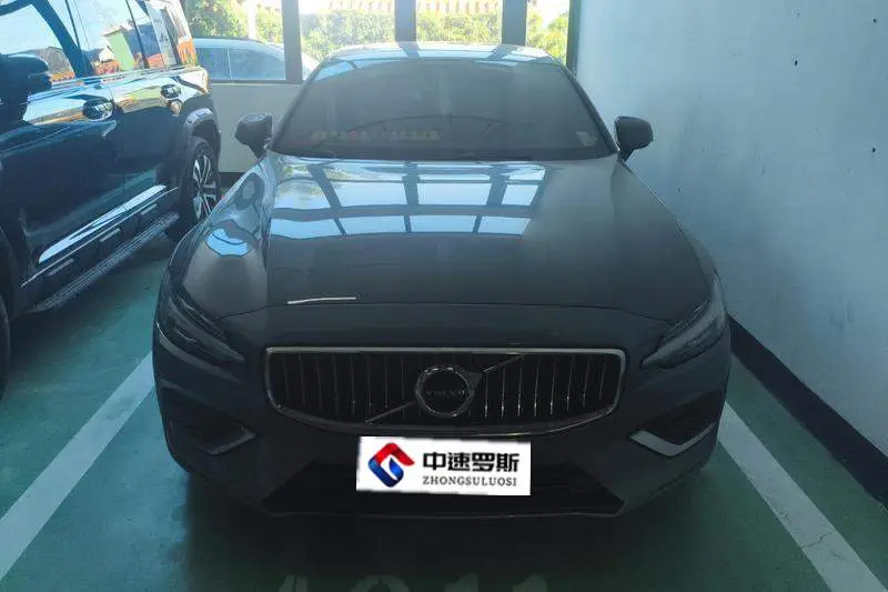 Volvo S60 2022 B4 Zhiyuan Deluxe Edition — 2