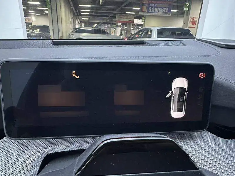 Polestar 4 2024 Single Motor Standard Range PLUS Double Star Interconnected Edition — 11