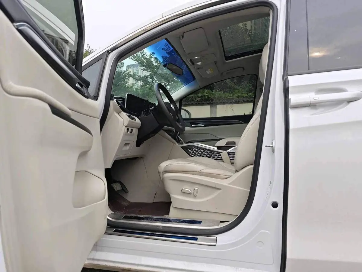 Buick GL8 2023 ES Lu Zun Comfort Edition — 6