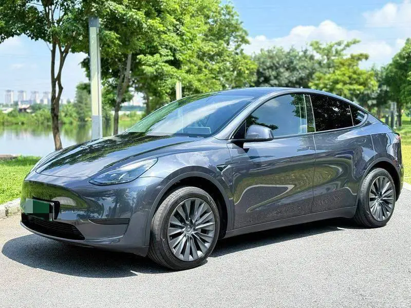 Model Y 2024 rear-wheel drive version — 4