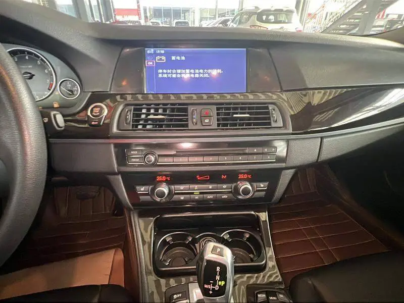 BMW 5 Series 2013 525Li Leading Edition — 7