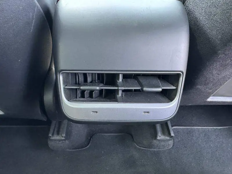 Model Y 2022 facelifted rear-wheel drive version — 6