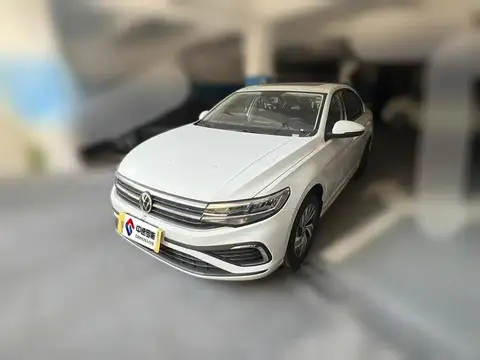 Bora 2026 200TSI DSG Joyful Travel Navigation Edition