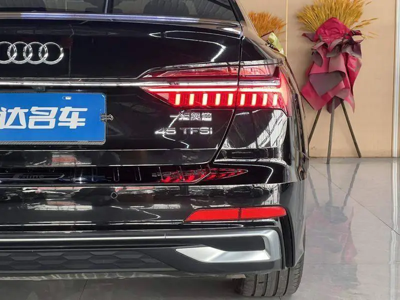 Audi A6L 2025 45 TFSI Selected Dynamic Edition — 7
