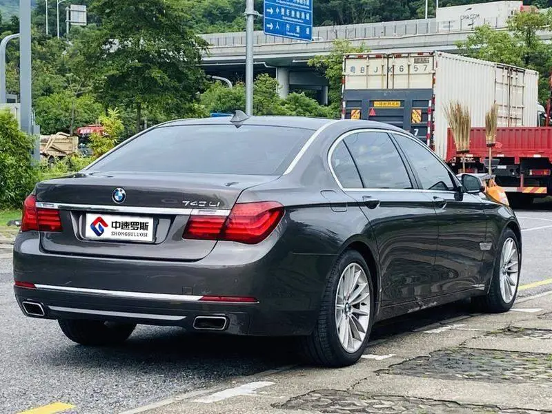 BMW 7 Series 2013 730Li Luxury — 6