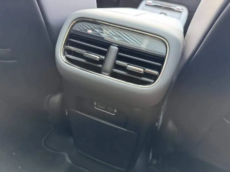 Trumpchi Aspires to S7 2025 205km/h Pro+ version — 10