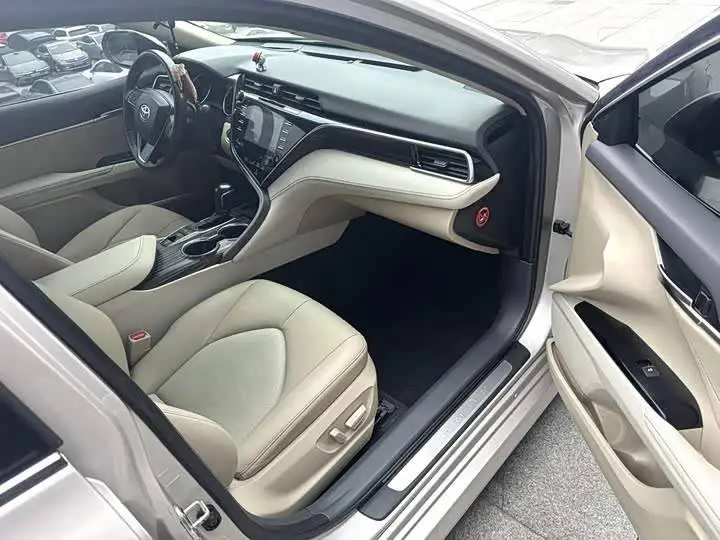 Camry 2018 2.5G Deluxe Edition — 3