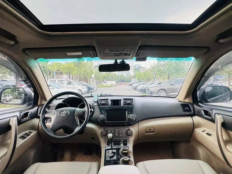 Highlander 2009 2.7L 2WD 7-seat luxury version — 15