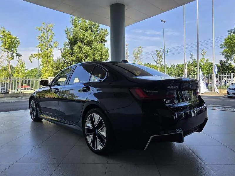 BMW i3 2023 eDrive 40 L Night Sport Package — 5