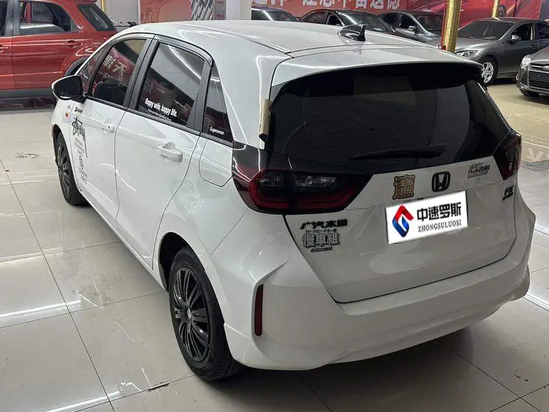 Fit 2021 1.5L CVT Trendy Edition — 4