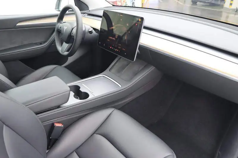 Model Y 2022 facelifted rear-wheel drive version — 14