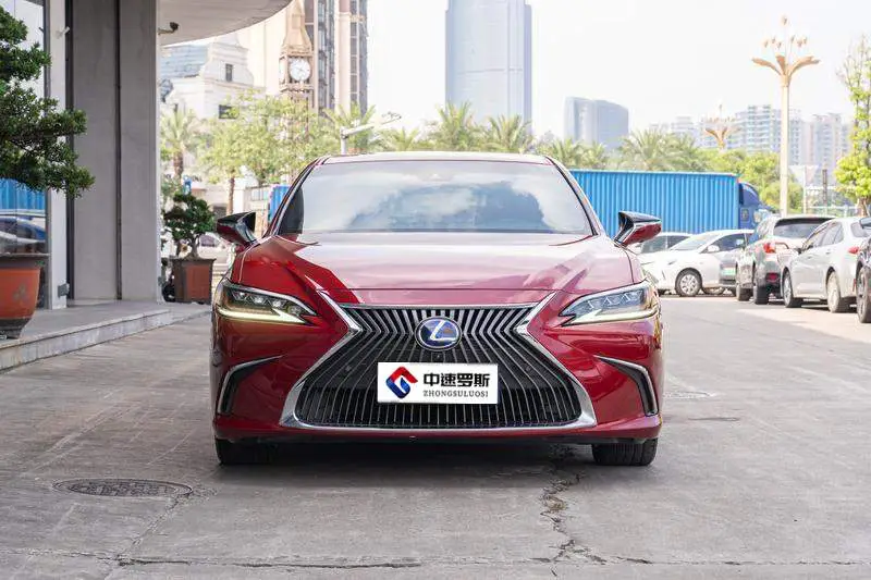 Lexus ES 2018 300h Executive Edition National V — 2