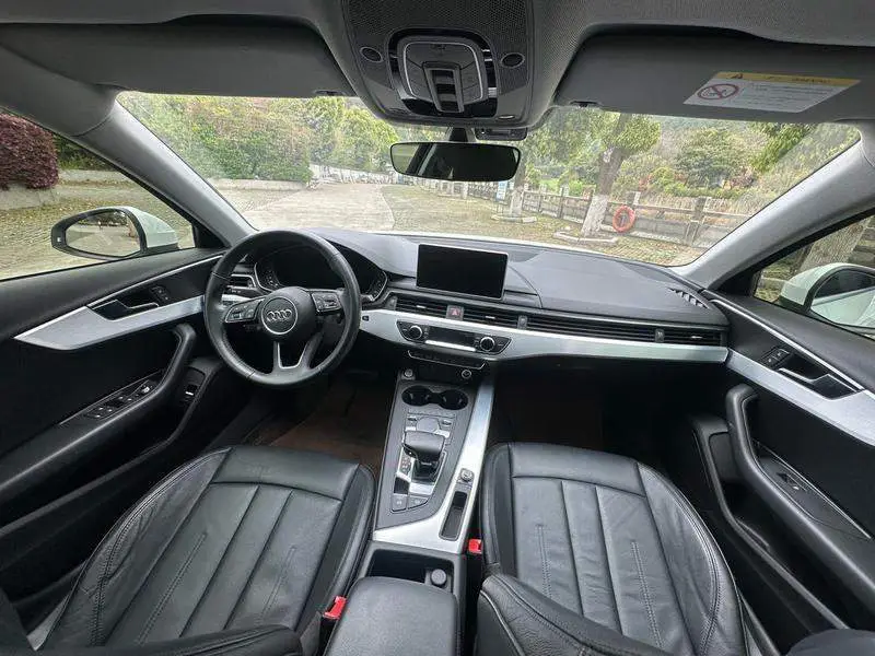 Audi A4L 2018 30th Anniversary Model 40 TFSI Fashion Model — 11