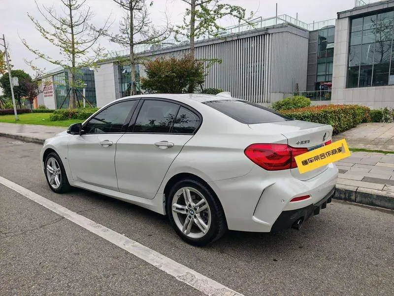 BMW 1 Series 2021 120i M Sport Night Edition — 5