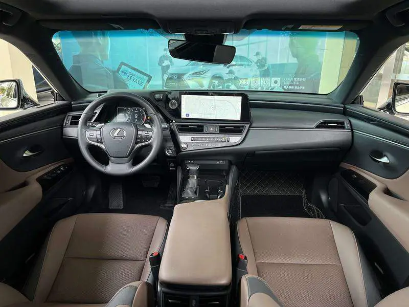 Lexus ES 2022 200 Excellence Edition — 7