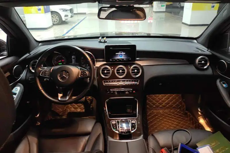 Mercedes-Benz GLC 2019 GLC 260 L 4MATIC Dynamic — 12