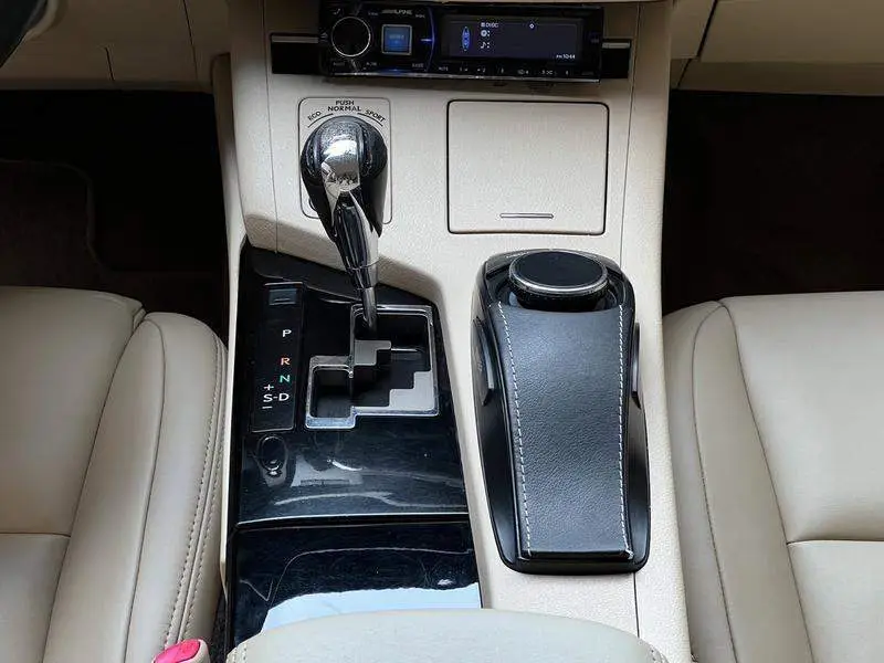 Lexus ES 2013 300h Elite Edition — 11