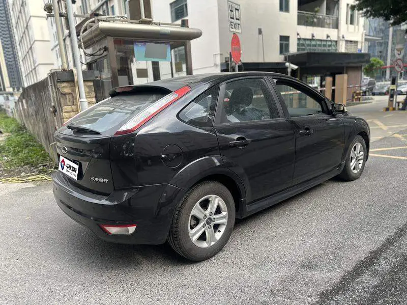 Fox 2009 Hatchback 1.8L Manual Comfort Edition — 5