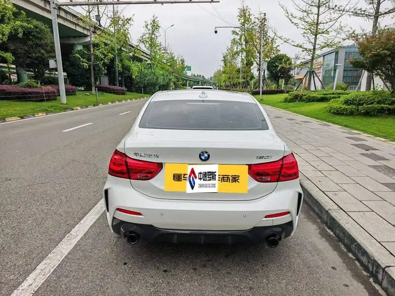 BMW 1 Series 2021 120i M Sport Night Edition — 6