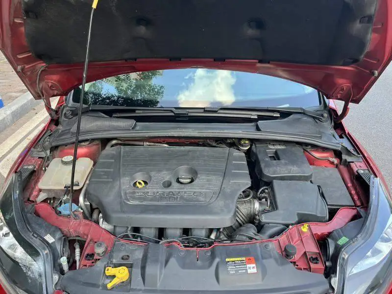 Fox 2012 Hatchback 2.0L Automatic Luxury Sports — 8