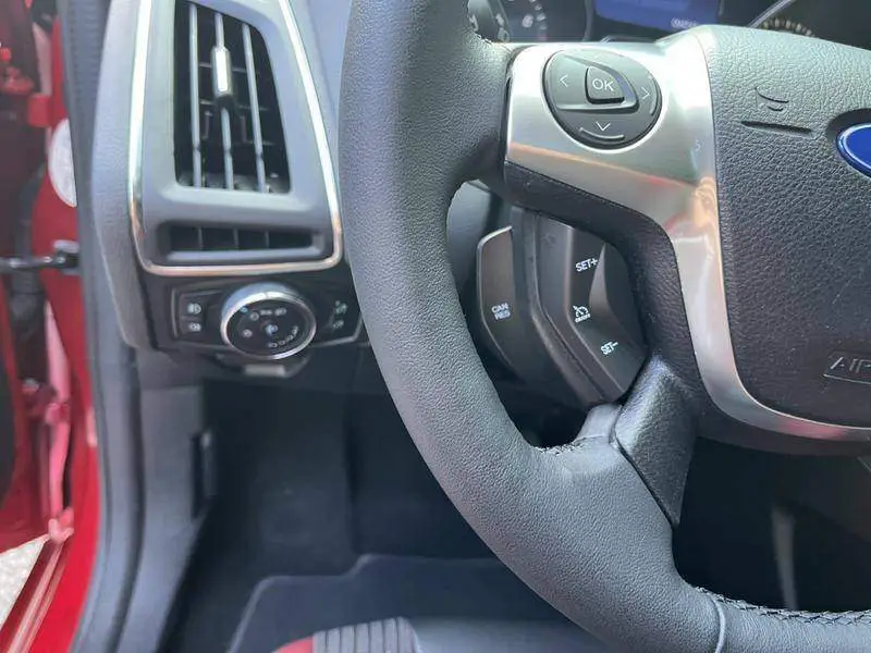Fox 2012 Hatchback 2.0L Automatic Luxury Sports — 18
