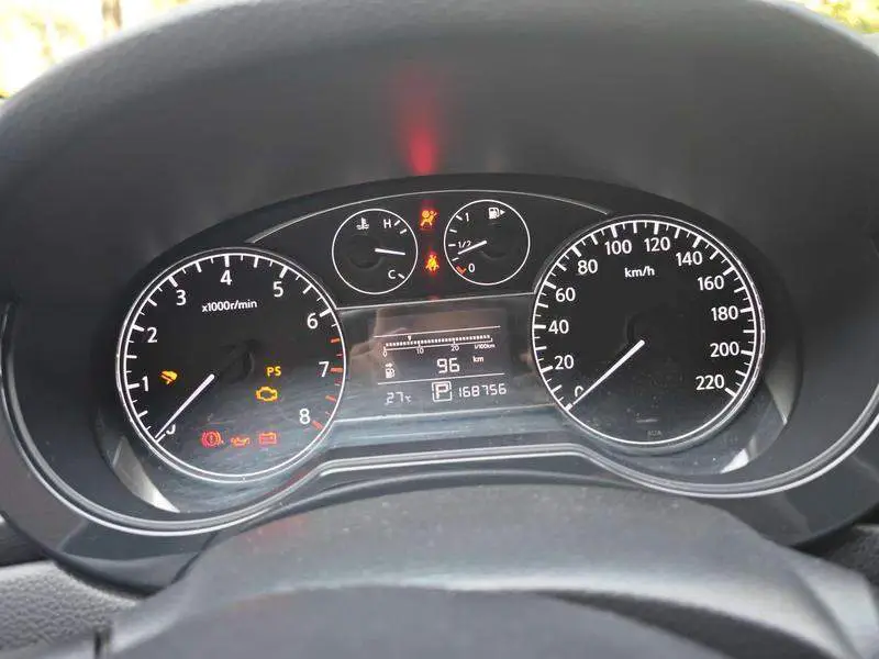 TIIDA 2014 1.6L CVT Intelligent Model — 7