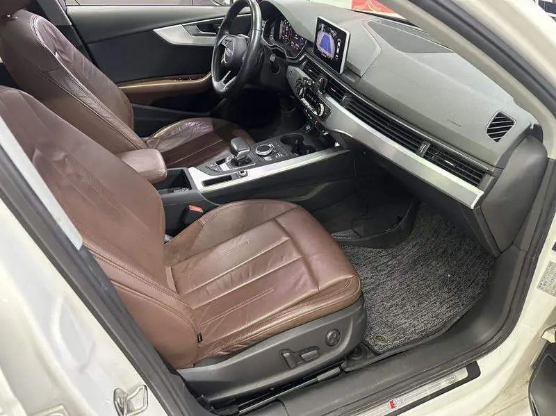 Audi A4L 2018 30th Anniversary Model 40 TFSI Fashion Model — 12